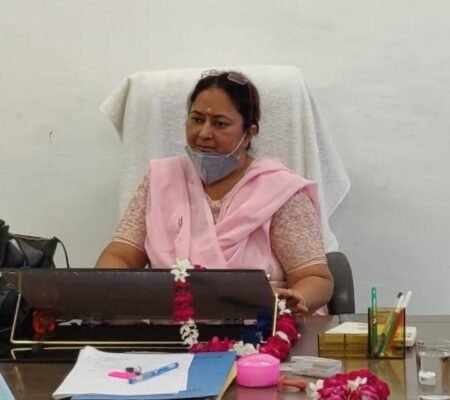 Smt. Manisha Asthana